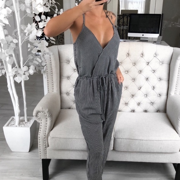 Aliysha Jumpsuit size medium - Picture 2 of 7